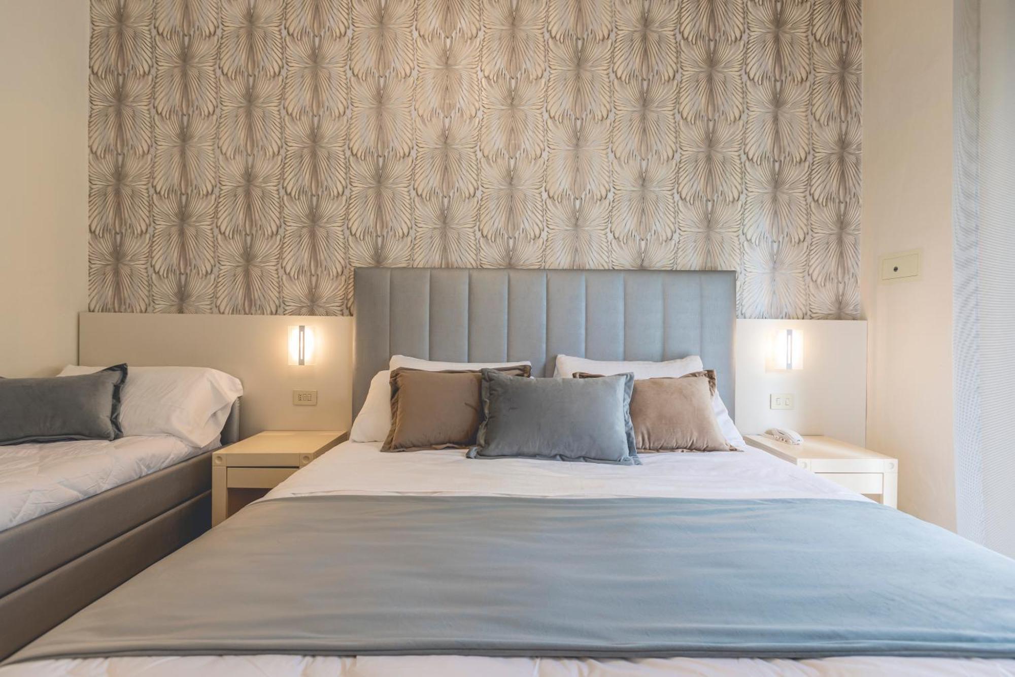 Hotel Athena Червия Экстерьер фото