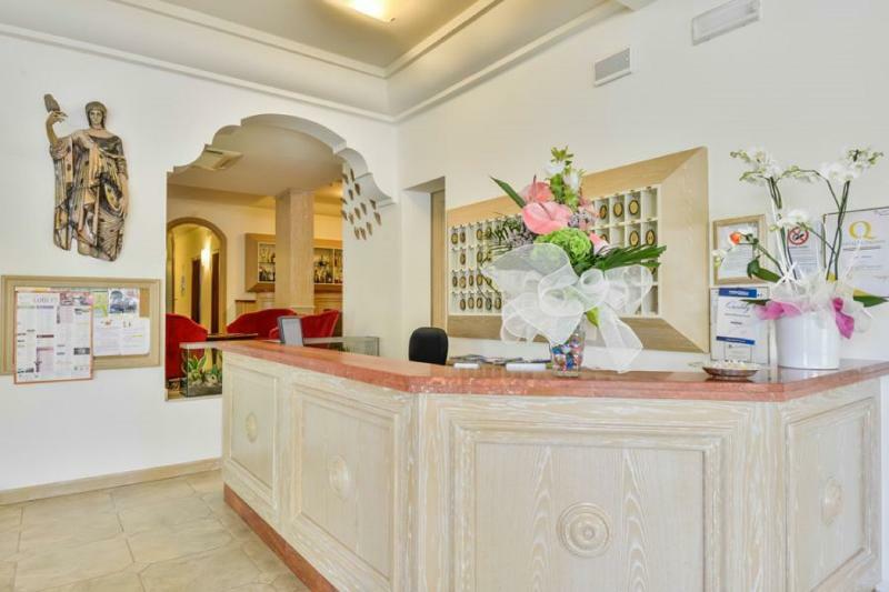 Hotel Athena Червия Экстерьер фото